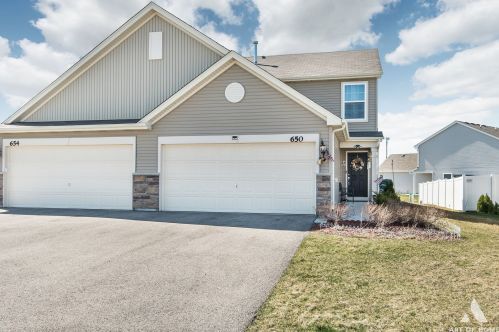 650 Florence St, Pingree Grove, IL 60140-5608