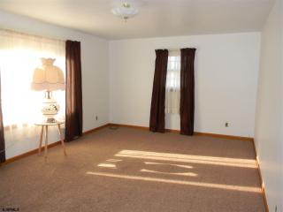 855 Becker Dr, Vineland NJ  08361-2907 exterior