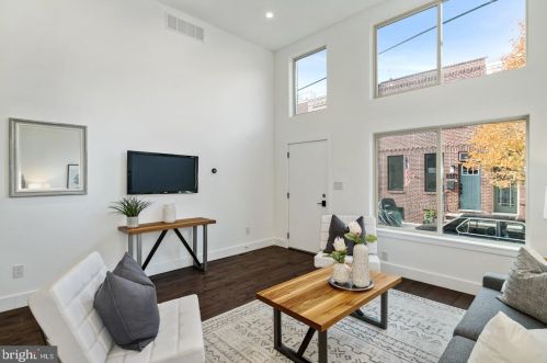 1342 19 St, Philadelphia PA  19146-4665 exterior