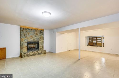 6512 Putman Rd, Graceham MD 21788-2726 exterior