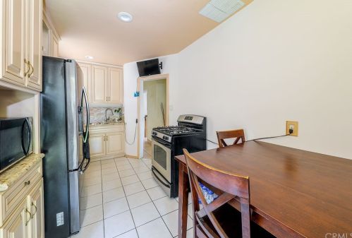 2012 Knopf St, Compton, CA 90222-2403