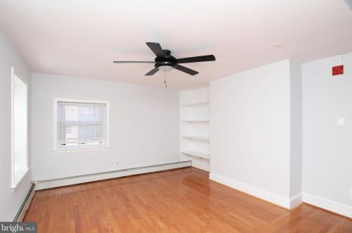 912 4th St, Philadelphia, PA 19147-4104