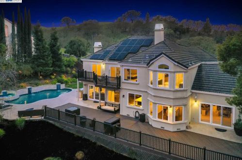 4210 Remillard Ct, Pleasanton, CA 94566-7533