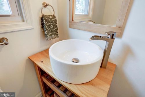 111 Eastman Ave, Lancaster PA  17603-4476 exterior