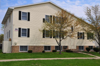 208 Locust St, Normal IL  61761-2527 exterior