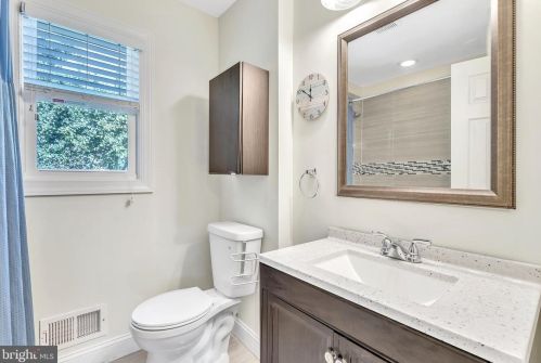 25 Amsterdam Rd, Trenton NJ 08620-1902 exterior