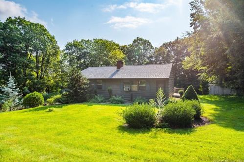 12 Savarese Ln, Unionville, CT 06013-1704