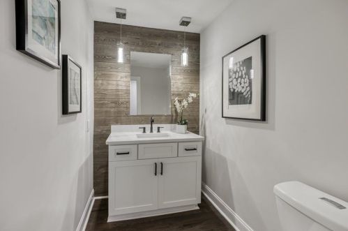 170 Huntcliff Pt, Atlanta GA  30350-1601 exterior