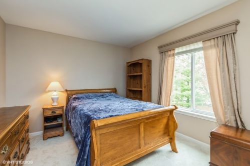 1548 Autumncrest Dr, Bull Valley IL  60014-2942 exterior