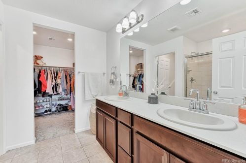 21543 59th Pl, Denver CO  80019-6614 exterior