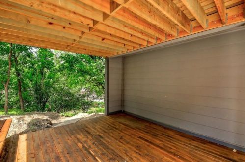5008 Baker St, Austin TX  78721-1511 exterior