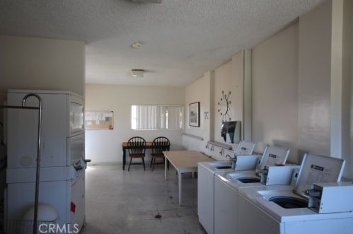 19361 Brookhurst St, Huntington Beach CA  92646-2921 exterior