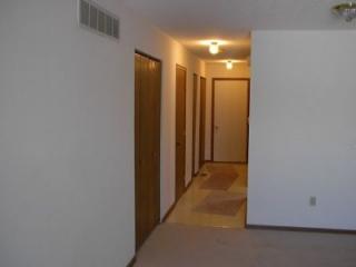 2745 Scarlet Oak Dr, Toledo OH  43615-1858 exterior