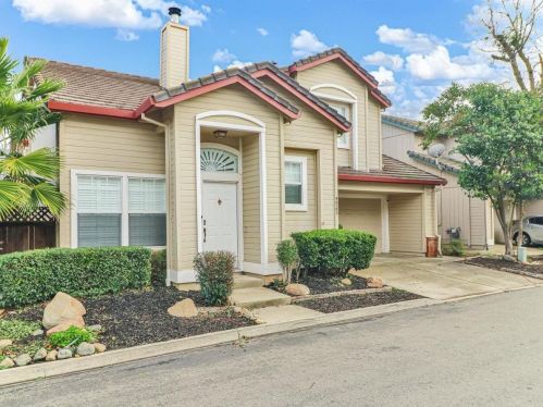 9565 Sunlight Ln, Elk Grove, CA 95758-1179