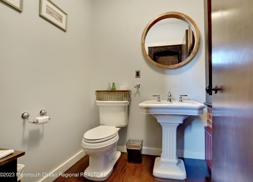 1034 2nd Ave, Tinton Falls NJ  07712-5834 exterior