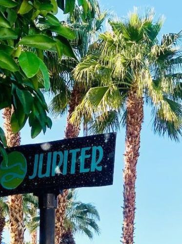145 Jupiter St, Palm Springs, CA 92264-4953