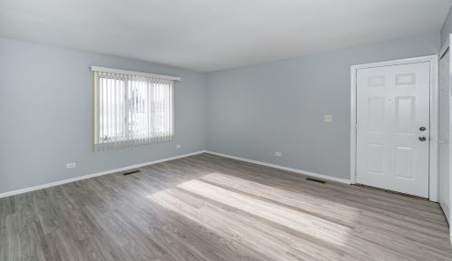 1753 Gilberto St, Glendale Heights, IL 60139-2423