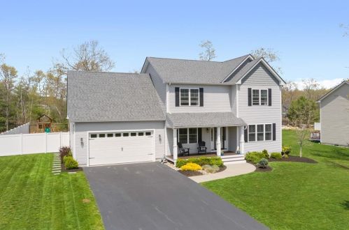 59 Teakwood Dr, Coventry, RI 02816-8551