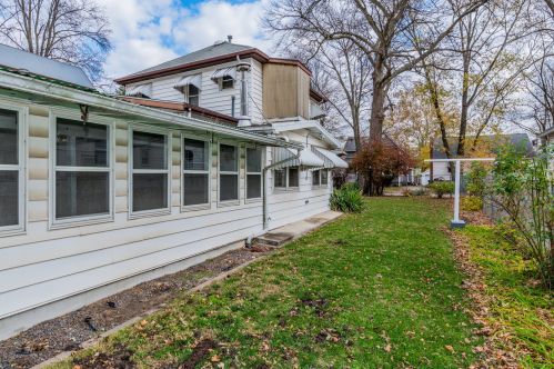 210 Sherman Ave, Swygert, IL 61764-1379