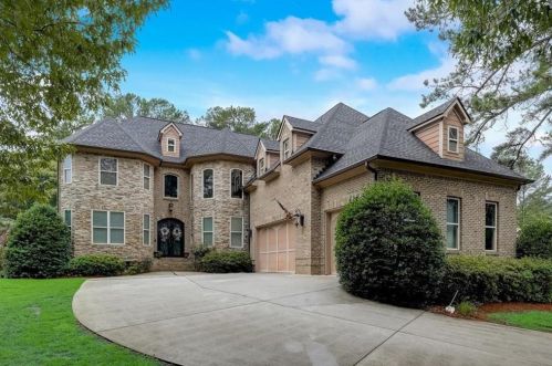 1947 Elmwood Cir, Lithonia, GA 30078-2821