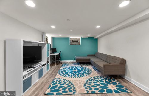 8601 Mayfair Pl, Silver Spring MD 20910-4302 exterior