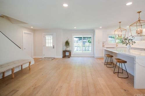 6372 Heil Ave, Huntington Beach CA  92647-4232 exterior