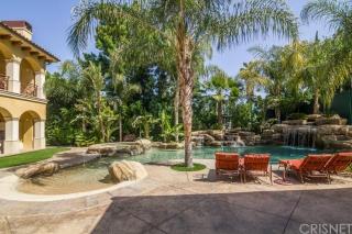 5142 Mecca Ave, Los Angeles CA  91356-4134 exterior