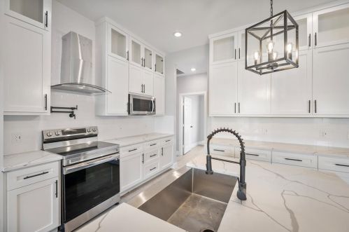 620 Longhorn Trl, Angleton TX 77515-9623 exterior