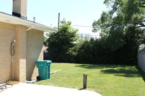 305 Irving Ave, Hillside, IL 60162-1526