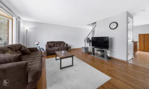 7795 Nordica Ave, Niles IL  60714-3311 exterior