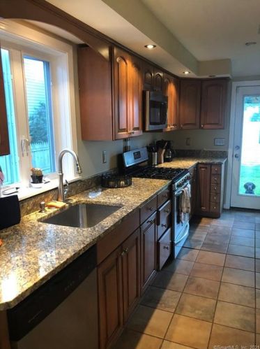 175 Broadway, Milford, CT 06460-6150