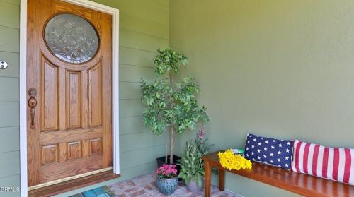 2347 Caracas St, Glendale CA  91214-3004 exterior