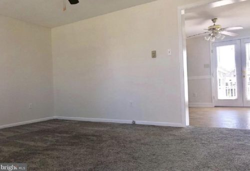 194 Evergreen Dr, Charles Town WV 25414-5872 exterior