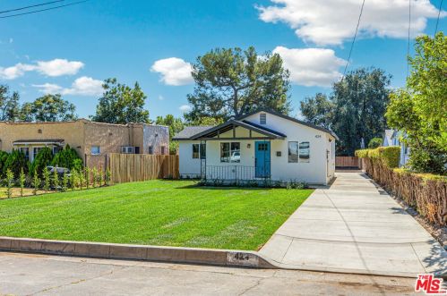 424 Mariposa St, Altadena, CA 91001-2207
