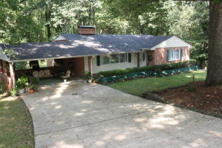 303 Surrey Ct, Martinsville, VA 24112-5517