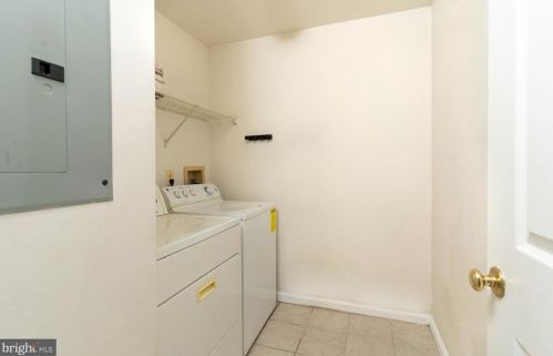 1030 Gardenview Loop, Woodbridge VA  22191-1957 exterior