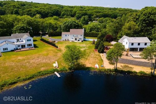 2 Lovers Ln, East Lyme, CT 06333-1516