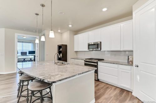 27939 Clifton Pl, Denver CO  80016 exterior