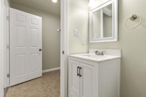 4720 Evening View Dr, Granbury TX  76048-6488 exterior