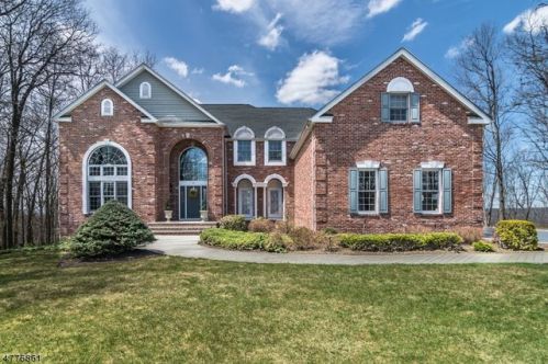 14 Kings Ridge Rd, Dover, NJ 07869-2743