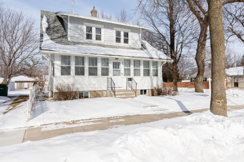 211 Elm Ave, Montgomery, MN 56069-1630