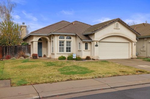 2555 Candlewood Dr, Lodi, CA 95242-4673
