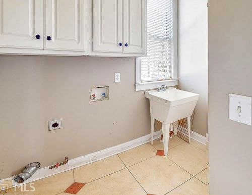 5135 Halcyon Dr, Atlanta GA  30349-1596 exterior