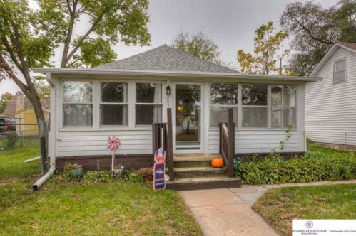 209 Gardiner St, Valley, NE 68064-9707