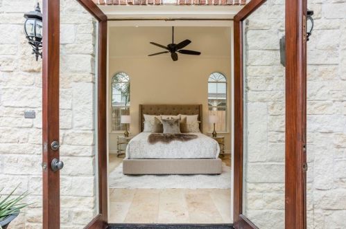 903 Carriage Hl Blvd, Conroe TX  77384-3618 exterior