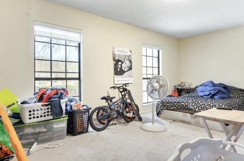 2602 Lk Vly Dr, Garland TX 75040-2817 exterior