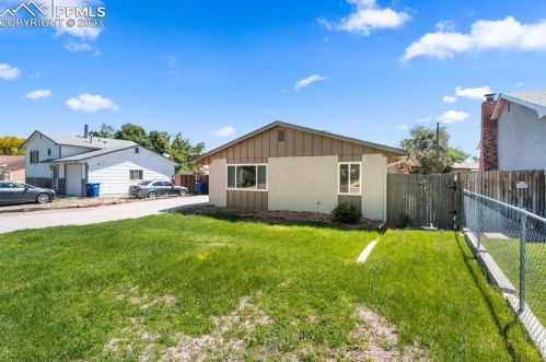 2040 Oakwood Ln, Pueblo CO  81005-2531 exterior