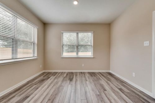 317 Lowery Oaks Trl, Fort Worth TX  76120-1723 exterior