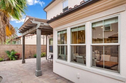 88 Rembrandt, Irvine CA  92620-7314 exterior