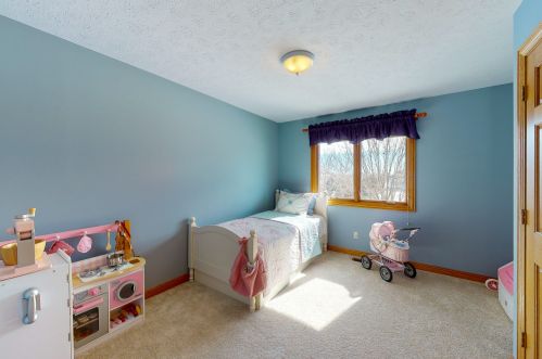 750 Fairway Ln, Sycamore IL  60178 exterior